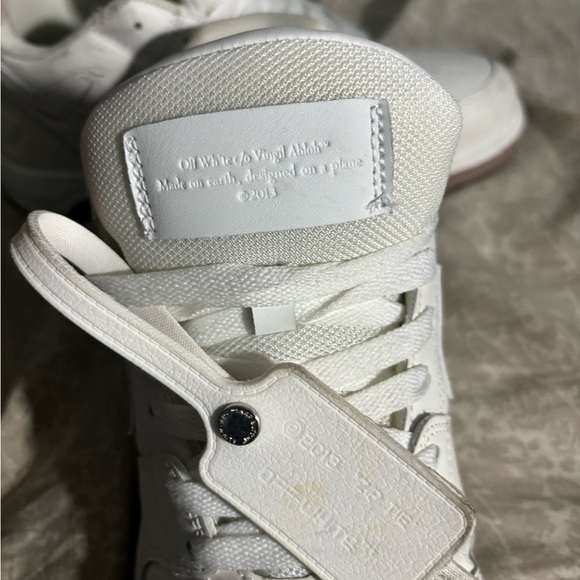 Off white out of office - Picture 3 of 5